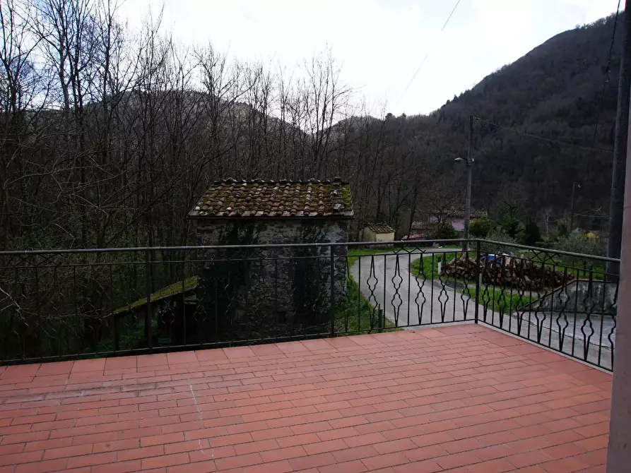 Immagine 10 di Casa indipendente in vendita  a Pescaglia