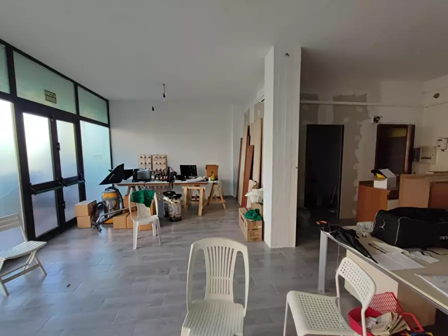 Immagine 9 di Locale commerciale in vendita  a Palaia