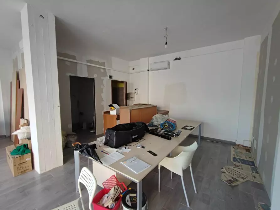 Immagine 2 di Locale commerciale in vendita  a Palaia