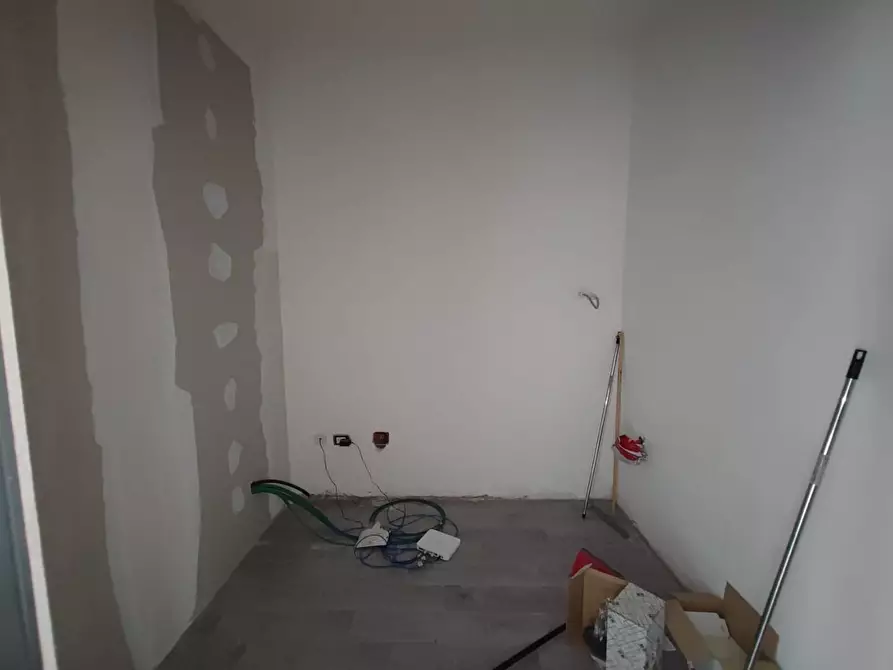 Immagine 7 di Locale commerciale in vendita  a Palaia