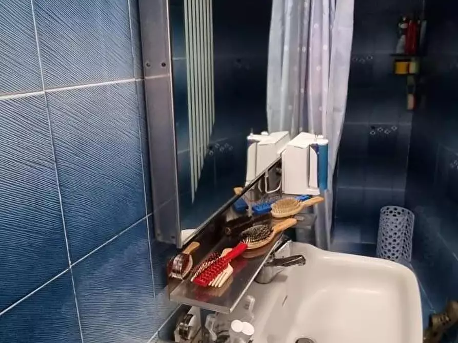 Immagine 15 di Appartamento in vendita  a Livorno