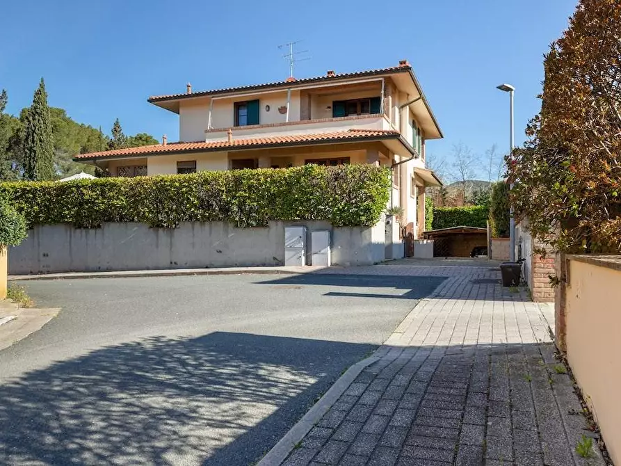 Immagine 18 di Villa in vendita  a Rosignano Marittimo