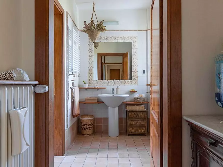 Immagine 10 di Villa in vendita  a Rosignano Marittimo