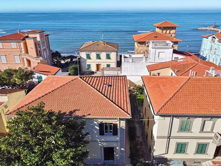 Immagine 1 di Casa bifamiliare in vendita  a San Vincenzo