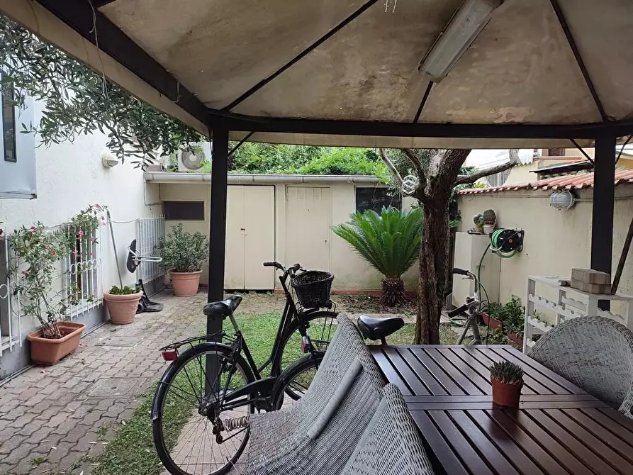 Immagine 4 di Casa semindipendente in vendita  a Carrara