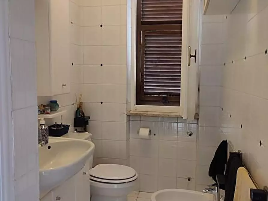 Immagine 11 di Casa semindipendente in vendita  a Carrara