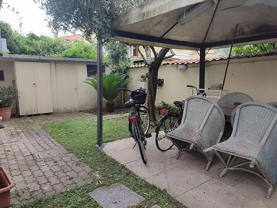 Immagine 3 di Casa semindipendente in vendita  a Carrara