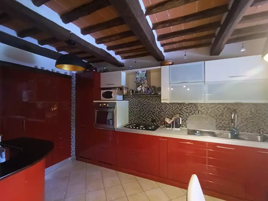 Immagine 5 di Porzione di casa in vendita  a Bagni Di Lucca