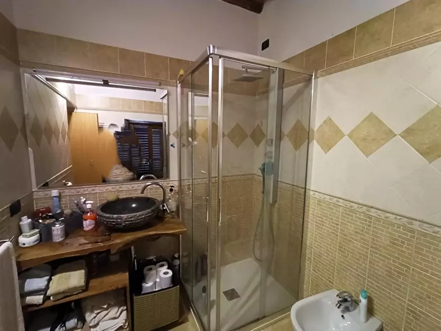 Immagine 15 di Porzione di casa in vendita  a Bagni Di Lucca