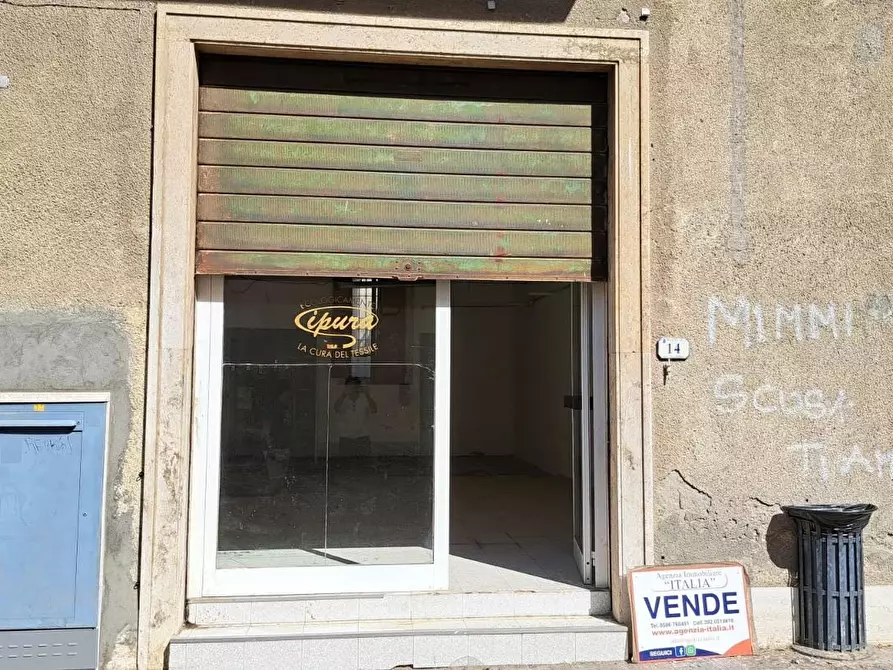 Immagine 1 di Locale commerciale in vendita  a Rosignano Marittimo