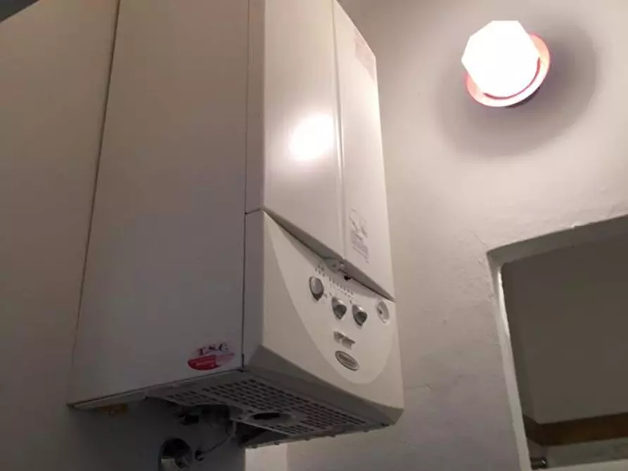 Immagine 6 di Appartamento in vendita  a Carrara