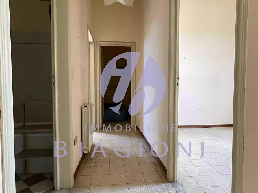 Immagine 12 di Villa in vendita  a Camaiore