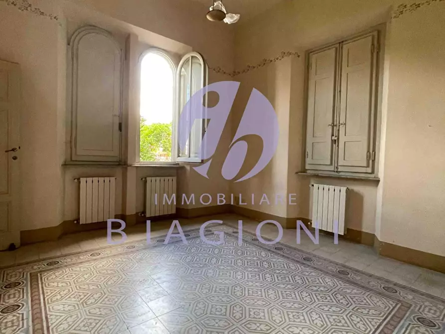 Immagine 18 di Villa in vendita  a Camaiore