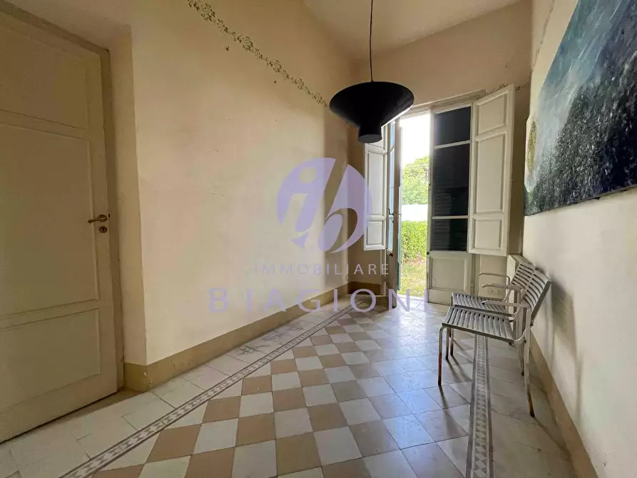 Immagine 21 di Villa in vendita  a Camaiore