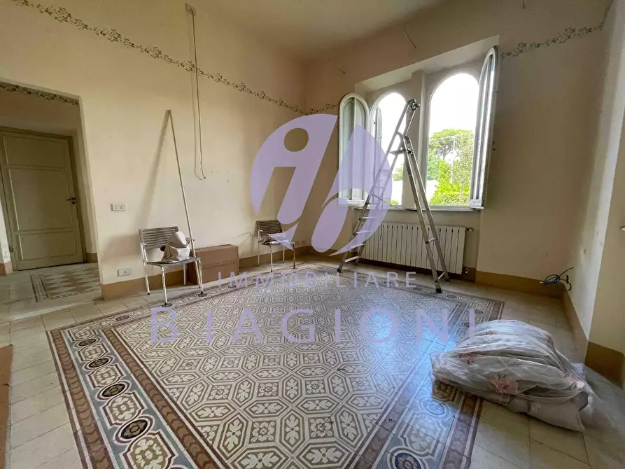 Immagine 20 di Villa in vendita  a Camaiore