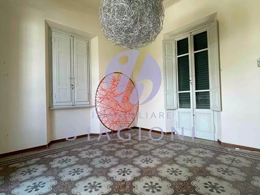 Immagine 6 di Villa in vendita  a Camaiore