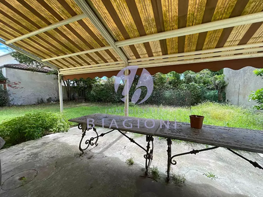 Immagine 24 di Villa in vendita  a Camaiore