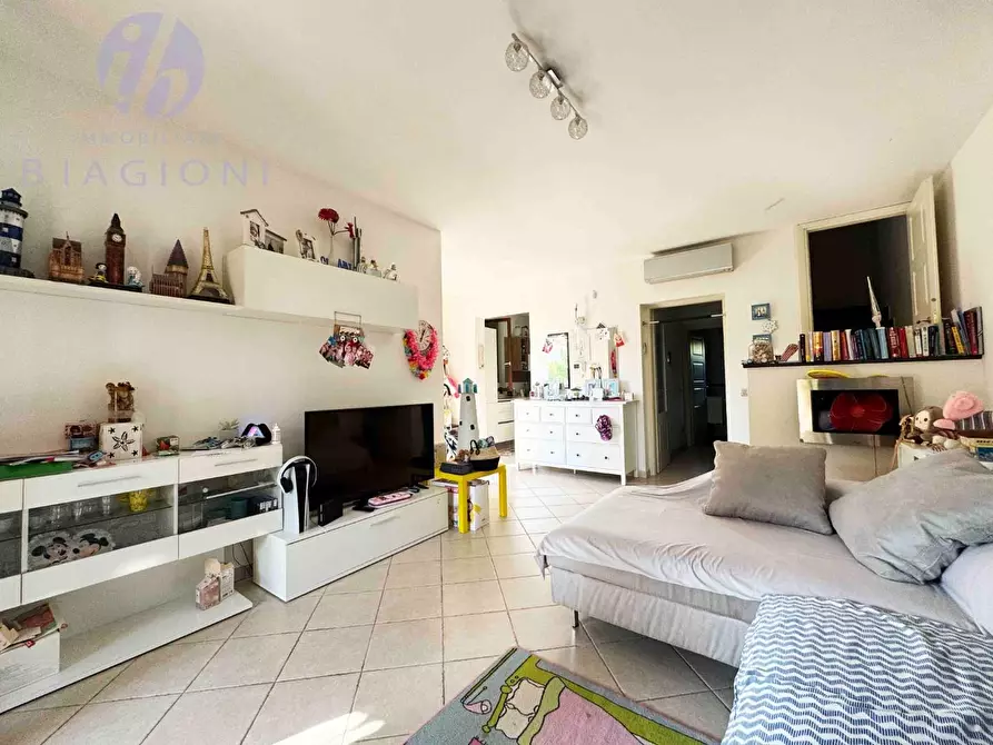 Immagine 19 di Casa bifamiliare in vendita  a Pietrasanta