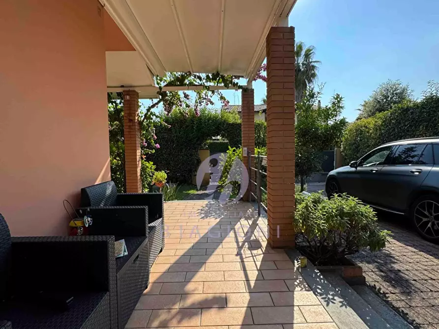 Immagine 10 di Casa bifamiliare in vendita  a Pietrasanta