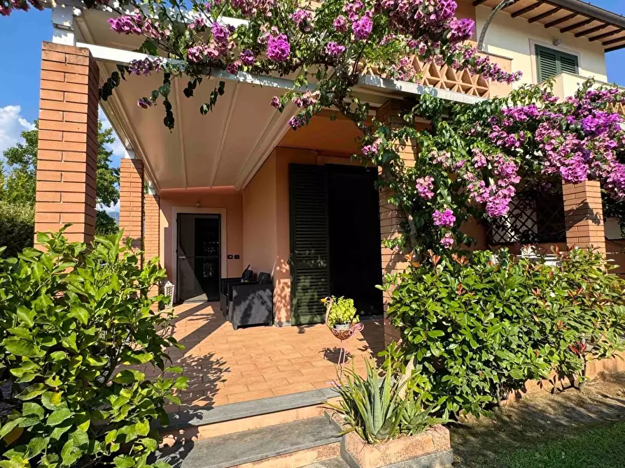 Immagine 14 di Casa bifamiliare in vendita  a Pietrasanta