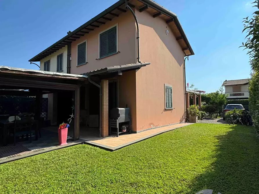 Immagine 5 di Casa bifamiliare in vendita  a Pietrasanta