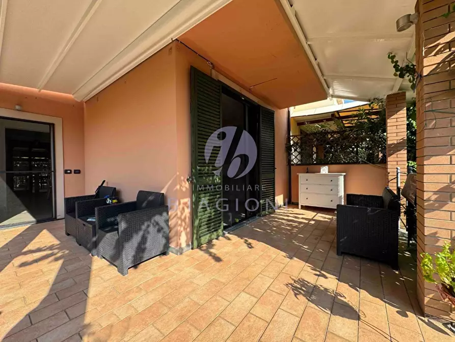 Immagine 12 di Casa bifamiliare in vendita  a Pietrasanta