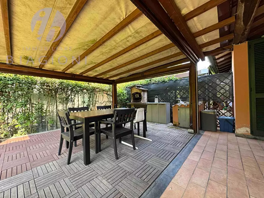 Immagine 8 di Casa bifamiliare in vendita  a Pietrasanta