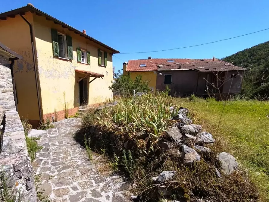 Immagine 1 di Casa colonica in vendita  a Ricco' Del Golfo Di Spezia