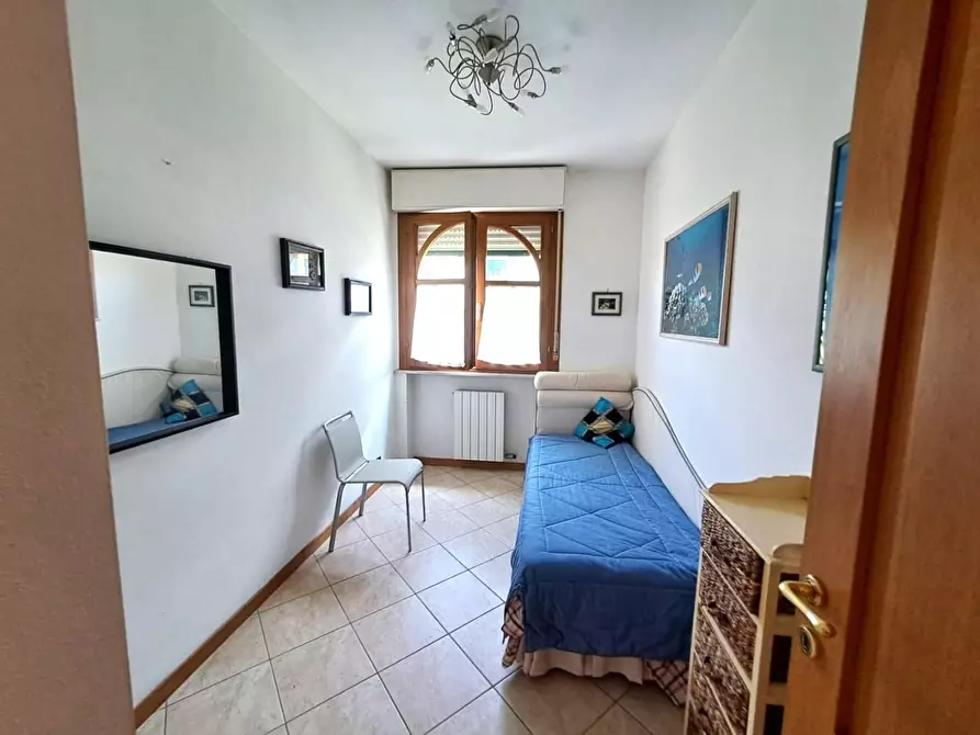 Immagine 12 di Casa bifamiliare in vendita  a Massa