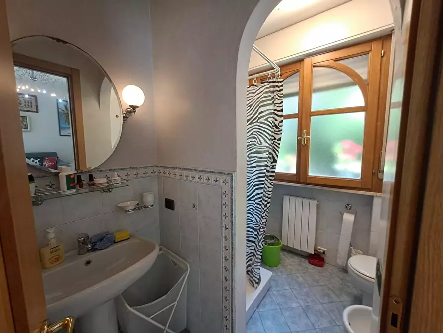 Immagine 7 di Casa bifamiliare in vendita  a Massa