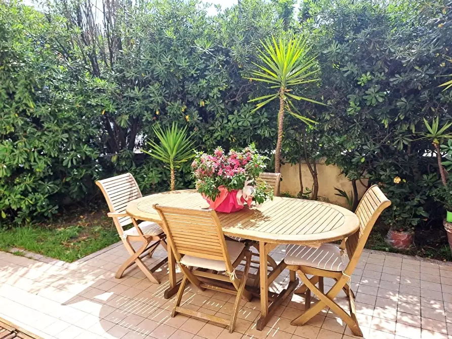 Immagine 13 di Casa bifamiliare in vendita  a Massa