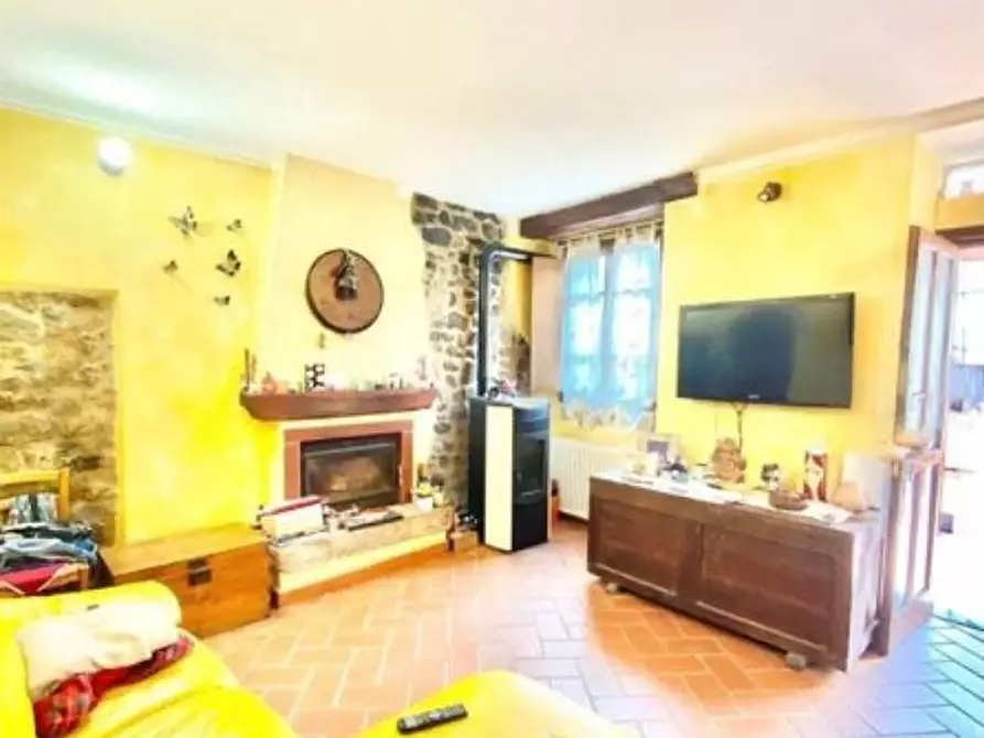 Immagine 11 di Casa indipendente in vendita  a Fosdinovo