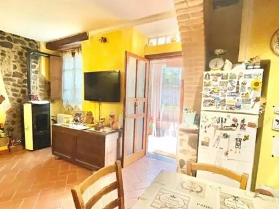 Immagine 12 di Casa indipendente in vendita  a Fosdinovo