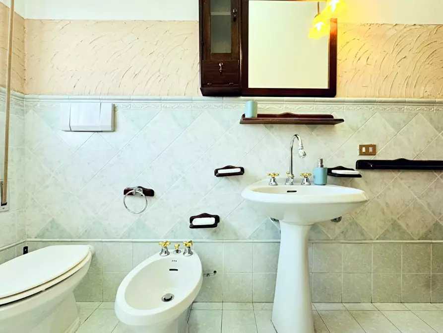 Immagine 24 di Casa trifamiliare in vendita  a Pietrasanta