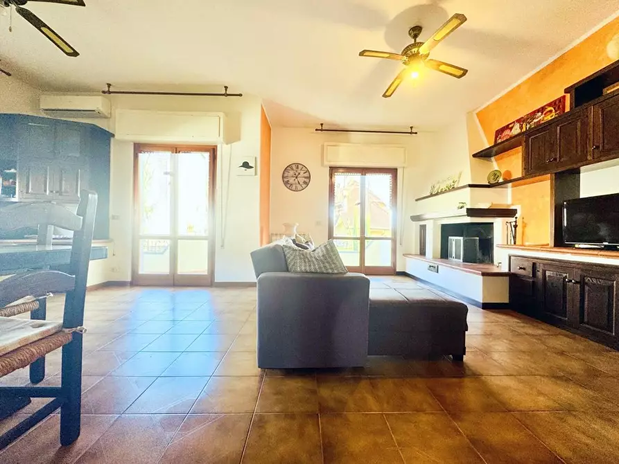 Immagine 7 di Casa trifamiliare in vendita  a Pietrasanta