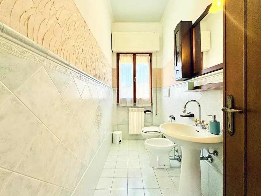 Immagine 23 di Casa trifamiliare in vendita  a Pietrasanta