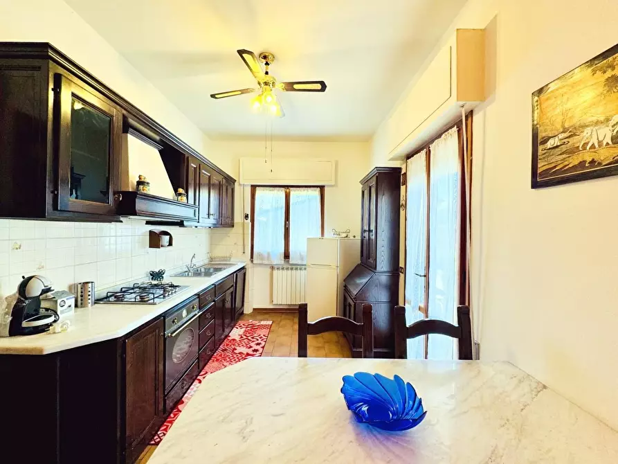 Immagine 17 di Casa trifamiliare in vendita  a Pietrasanta