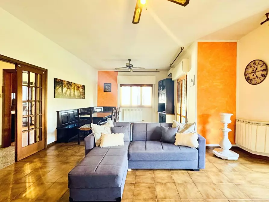 Immagine 8 di Casa trifamiliare in vendita  a Pietrasanta