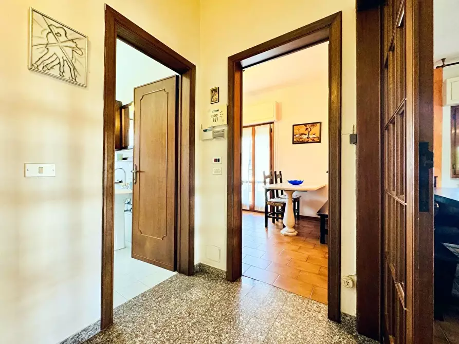 Immagine 15 di Casa trifamiliare in vendita  a Pietrasanta