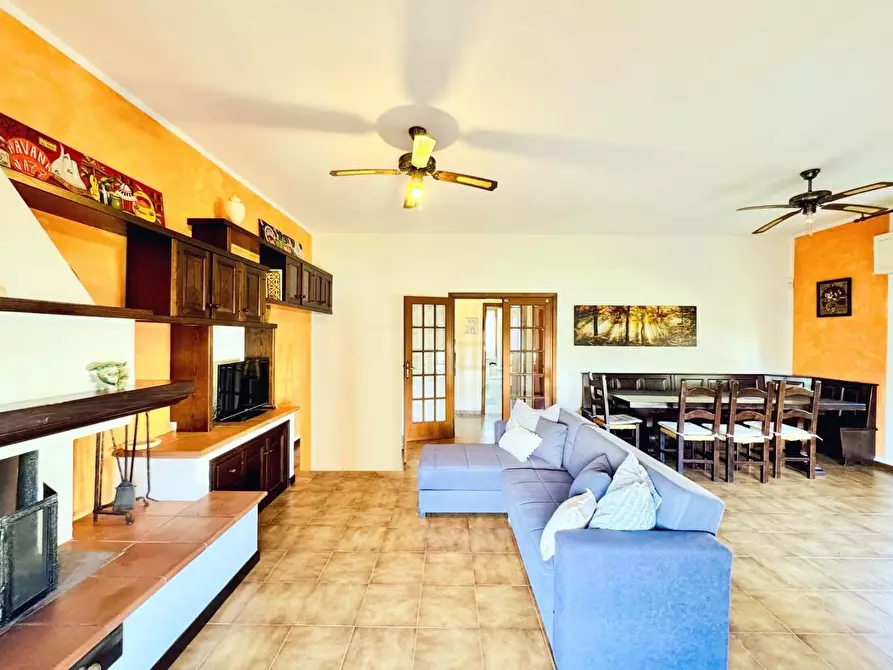 Immagine 11 di Casa trifamiliare in vendita  a Pietrasanta