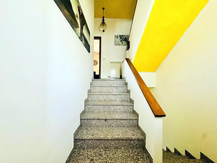 Immagine 5 di Casa trifamiliare in vendita  a Pietrasanta