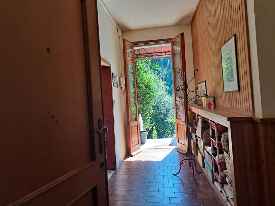 Immagine 13 di Casa indipendente in vendita  a Massa