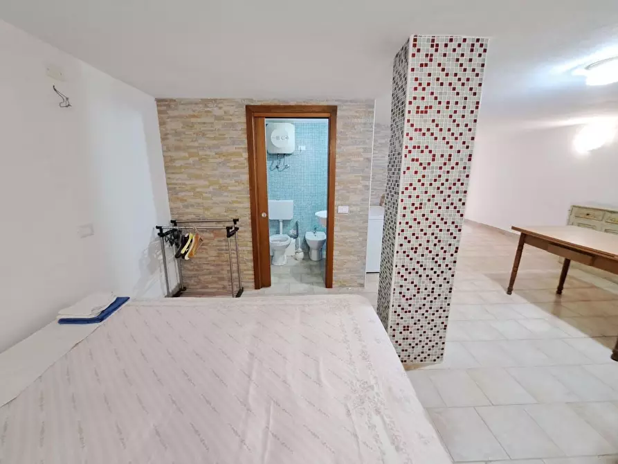 Immagine 4 di Magazzino in vendita  a Rosignano Marittimo