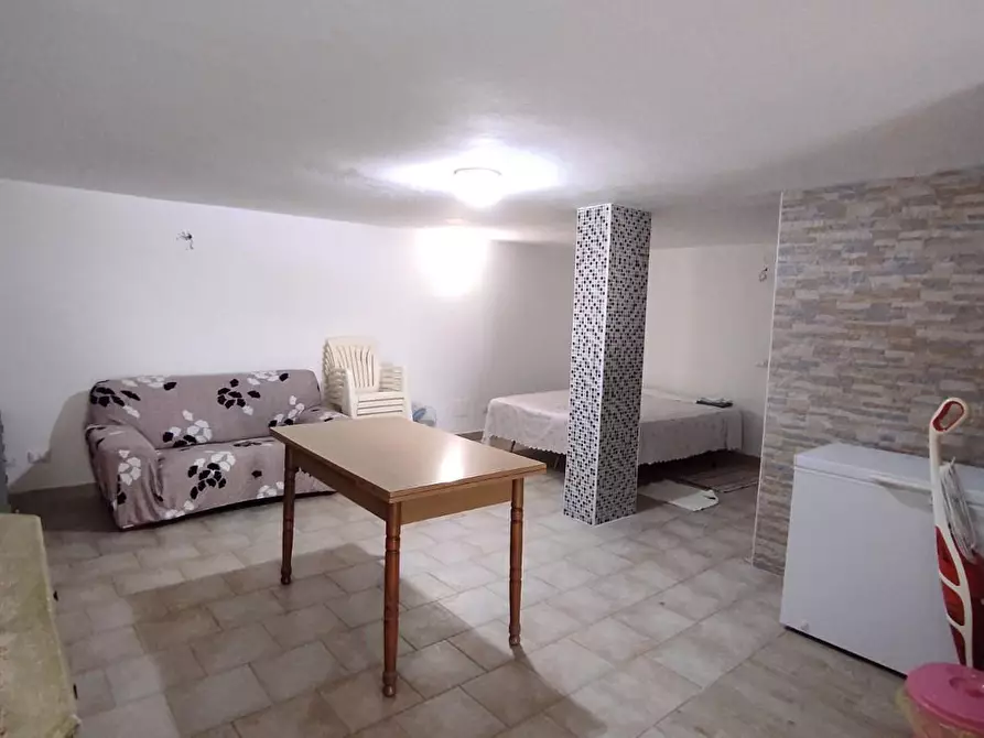 Immagine 3 di Magazzino in vendita  a Rosignano Marittimo