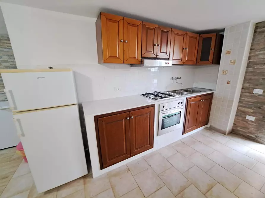 Immagine 2 di Magazzino in vendita  a Rosignano Marittimo