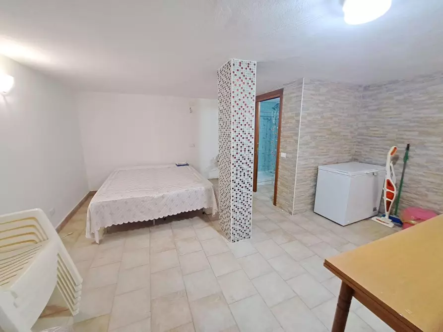 Immagine 5 di Magazzino in vendita  a Rosignano Marittimo