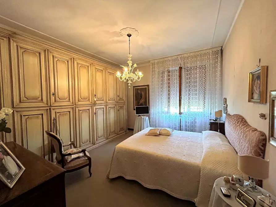 Immagine 13 di Appartamento in vendita  a Siena