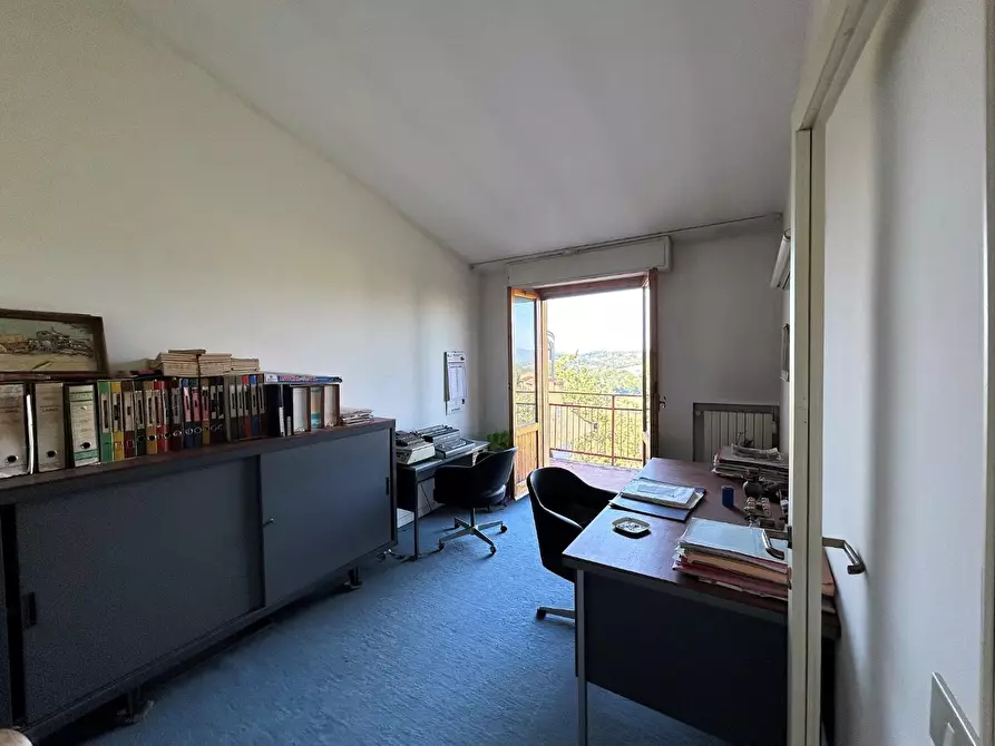 Immagine 23 di Appartamento in vendita  a Siena