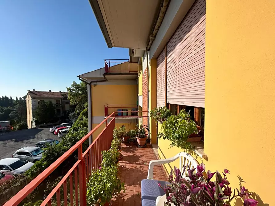 Immagine 17 di Appartamento in vendita  a Siena