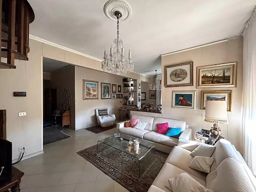 Immagine 7 di Appartamento in vendita  a Siena